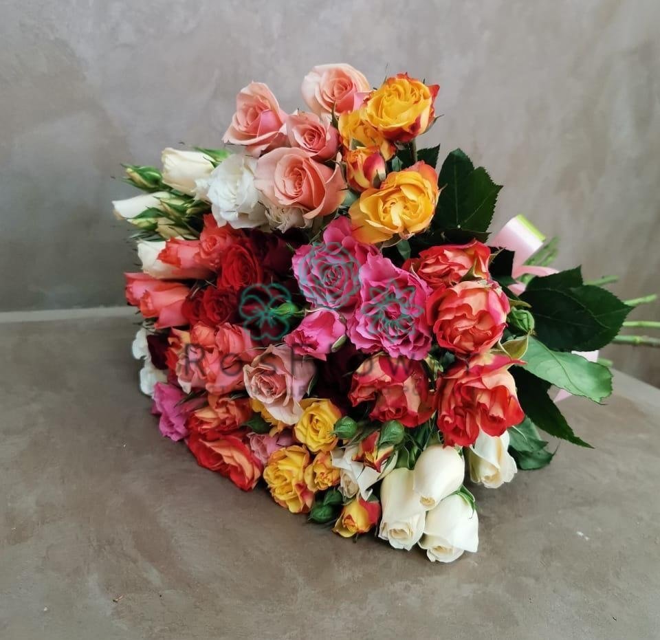 Букет цветов из: Розы в ВНИИССе