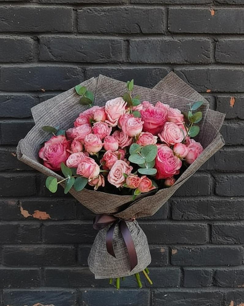 Букет цветов из: Розы в ВНИИССе