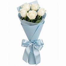 Букет 5 Белых роз Проуд в ВНИИССе