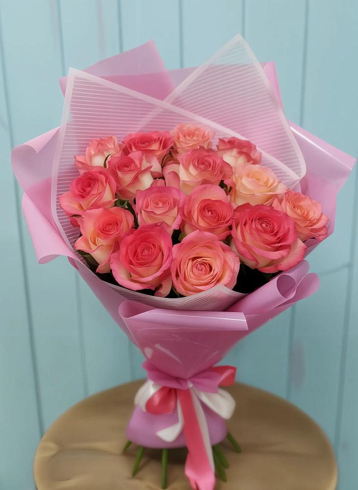 Букет 15 Розовых роз Равель в ВНИИССе