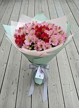 Букет цветов из:  Альстромерии в ВНИИССе