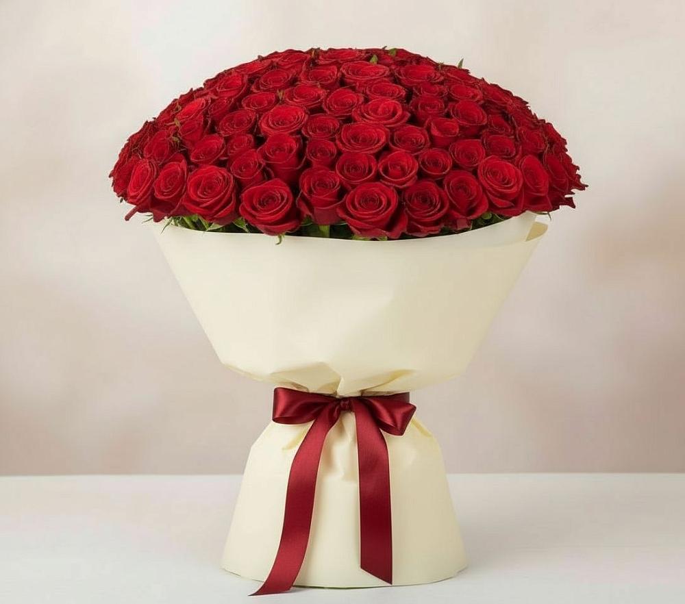 Букет 101 Красная роза Милано в ВНИИССе