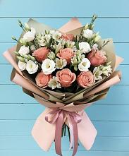 Букет цветов из:  Розы, Альстромерии и Лизиантусы в ВНИИССе