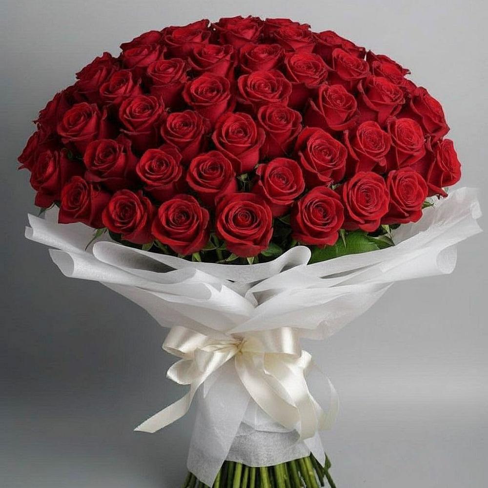 Букет 101 Красная роза Блэк Мэджик в ВНИИССе