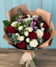 Букет цветов из:  Розы и Альстромерии в ВНИИССе