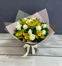 Букет цветов из:  Орхидеи и Розы в ВНИИССе