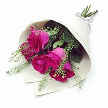 Букет цветов из:  Розы в ВНИИССе