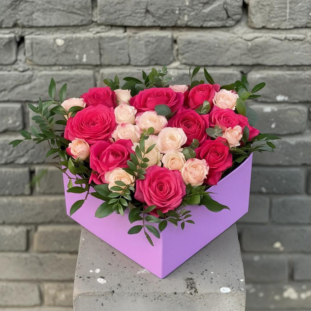 Цветочная композиция из Розы в коробке в ВНИИССе