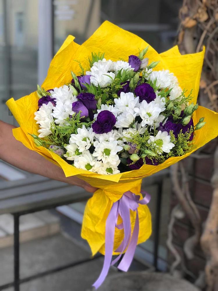 Букет цветов из: Ирисы, Хризантемы и Ромашки в ВНИИССе