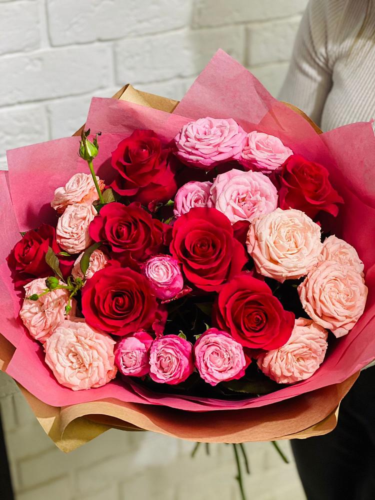 Букет цветов из: Розы в ВНИИССе