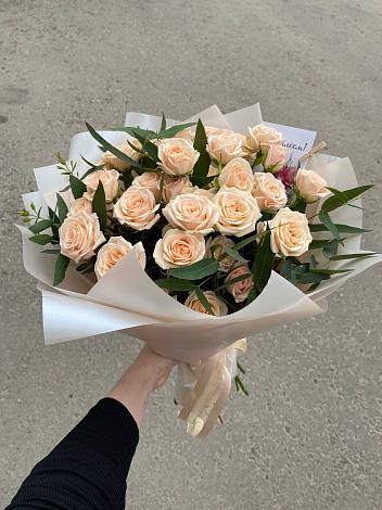 Букет Кремовые розы Латте в ВНИИССе