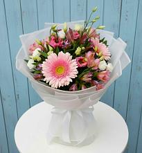 Букет цветов из:  Герберы, Альстромерии и Лизиантусы #REPLACE_PRED# ВНИИССе