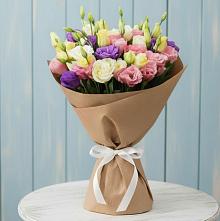 Букет цветов из:  Лизиантусы в ВНИИССе