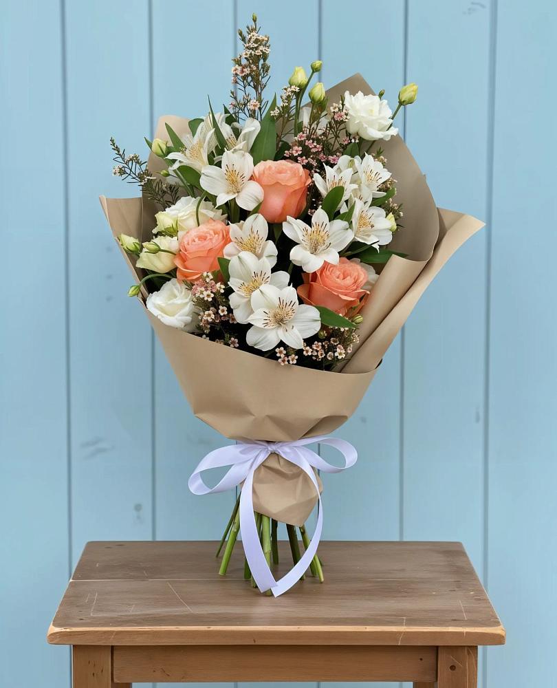 Букет цветов из: Альстромерии, Лизиантусы, Розы и Хризантемы в ВНИИССе