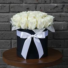 Цветочная композиция из Розы в шляпной коробке в ВНИИССе